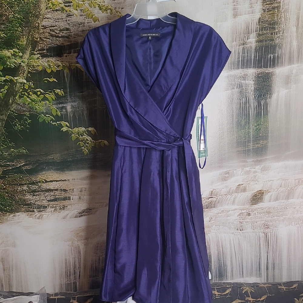 New with tags! Jones Wear Womens 12 Blackberry formal pleated short sleeve dress